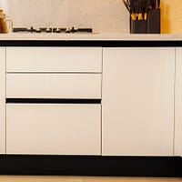 Une belle cuisine est aussi une cuisine pensée pour vivre au quotidien✨

👉Rangements intégrés, circulation fluide et organisation intelligente transforment chaque geste en confort🤝

😎Avec Modo Concept, le design s’adapte à votre façon de vivre💯

Contactez nous
📍 Ariana
📞 +216 23 707 111 | +216 29 664 433
.
#ModoConcept #CuisineFonctionnelle #AménagementIntérieur #SurMesure #DesignEtConfort #projetmaison